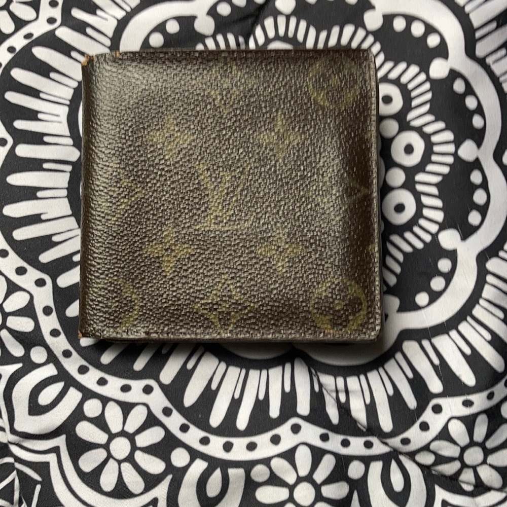 Luis Vuitton man wallet